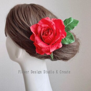 赤い薔薇と葉っぱの髪飾り　Uピン仕様　発表会　ダンス　フラメンコ　赤　レッド   フラメンコヘア　フラメンコ小物