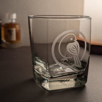 丸に振り向きシマエナガ　家紋風グラス