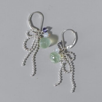 Silver925 極上カット プレナイトのリボンピアス［1088GR］