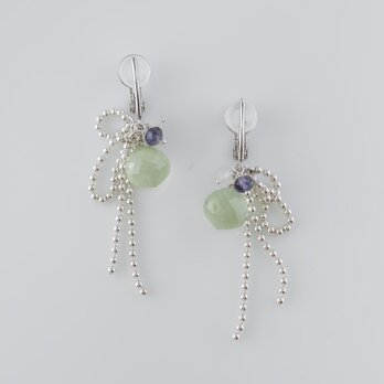 Silver925 極上カット プレナイトのリボンソフトタッチイヤリング［1088E_GR］