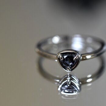 RG10-169 シルバー 宝石質 非加熱 高級の金属灰 スピネル リング ミャンマー産 フリーサイズ 指輪