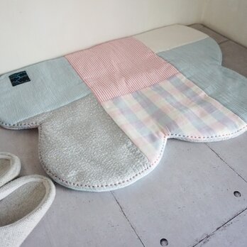 パッチワークなくもの形のフリーマット（ローズピンク系）