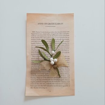 染め布花＊ヤドリギのコサージュ