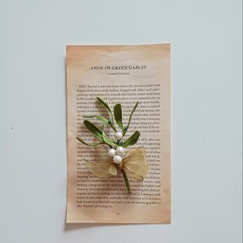 再販・染め布花＊ヤドリギのコサージュ