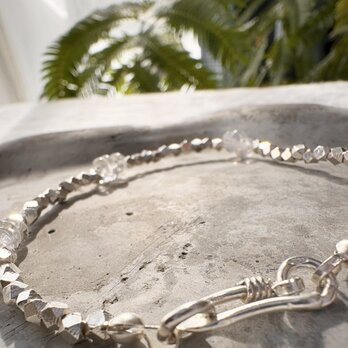 【ギフトに最適】ユニセックスカレンシルバーキューブカットクリスタル