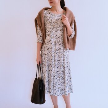 【受注制作】アーミッシュ風シンプルワンピース◇オリエンタルフワラー柄（ちりめん素材）