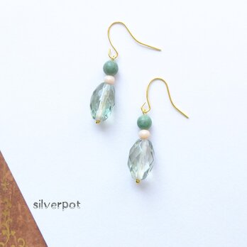 G81【天然石　バーダイト】癒やしのモスグリーンとほんのりピンクのピアス（パーツ変更可能）