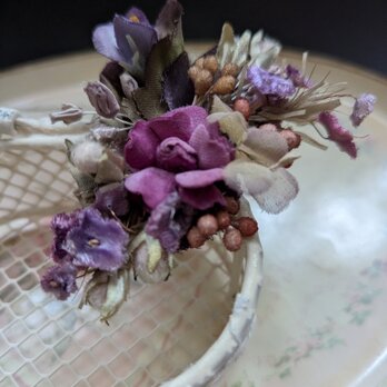 ブローチ　小さなばらと小花たち(ローズワイン色)　B174