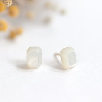 入園・入学イベントにも｜日常使いできるマザーオブパールの上品ミニピアス｜14kgf｜白蝶貝｜小ぶりスタッド
