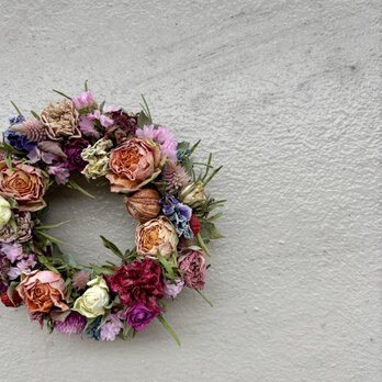 春を待つアンティークなお色の手のひらサイズのリース