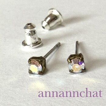 【チェコ　プレシオサ社製 vintage クリスタルオーロラ　３mm 　極小　ピアス】