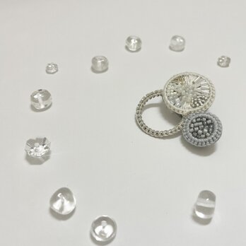 手刺繍のブローチ　en ー縁ー／ss／ブルーグレーb001