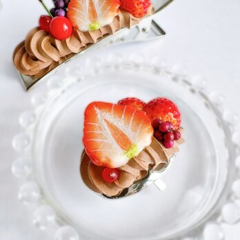 苺のポニーフック　chocolate フェイクスイーツ　スイーツデコ