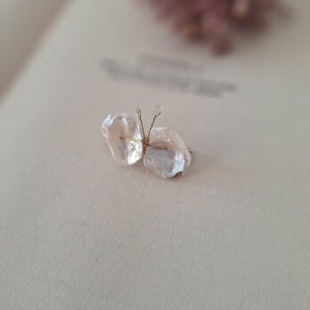 時を纏うてふてふブローチ   Toki wo Matou Tefutefu Brooch