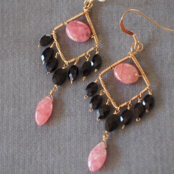 14kgf インカローズ＆ブラックスピネルのスクエアフリンジピアス k14gfのコピー