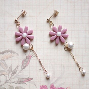 レジンアート　お花とコットンパールのピアス〈愛を乞う〉