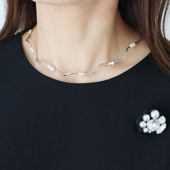 ＜華奢見え＞スパイラル パールネックレス