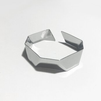 ミニマルな多角形メタルバングル