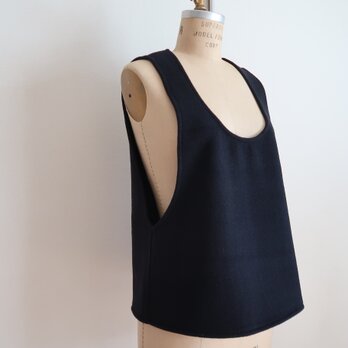 黒♡ウールベスト・深Uネック♡ イタリア製ウールモッサー ・上質・ロングシーズン着回し