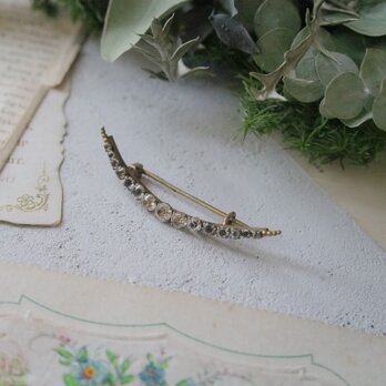 クレセントのアンティークブローチ