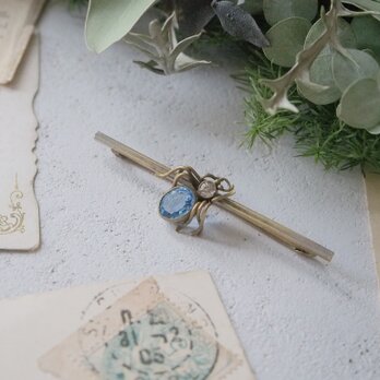 アクアマリンブルーのバグブローチ