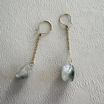 ガーデンクォーツのチェーンピアス