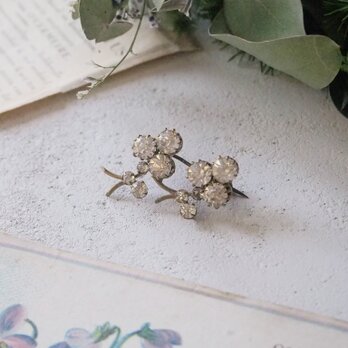 ふたつのクローバーのアンティークブローチ