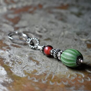 ぷっくりアンティークウォーターメロンと金赤ホワイトハーツの片耳ピアス