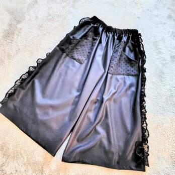 ブラックウールサイドフリルガウチョパンツ