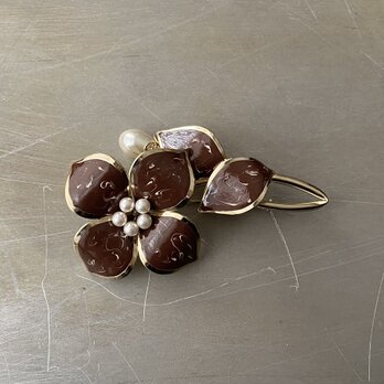 Vintage 80s-90s retro botanical flower enamel pearl big brooch