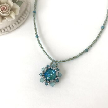 クリスタルガラス モチーフ ネックレス ブルー 水色 空色 青 ラグーナ ディライト ビーズ シンプル