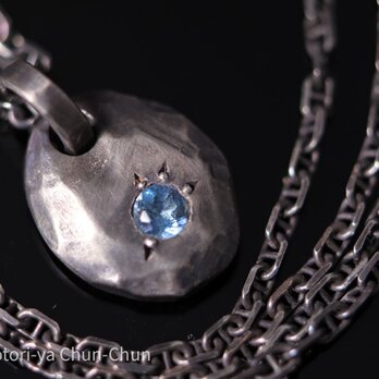 【神石】Yashのブラジル産非加熱・サンタマリアアクアマリン・ペンダント（チェーン付き）【カンテラジェム・蛟】