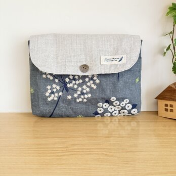 ふた付きポーチ（フラワー・ダークグレー）