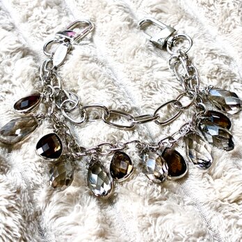 高密度ガラスの煌めき モノトーンチェーンバッグチャームの