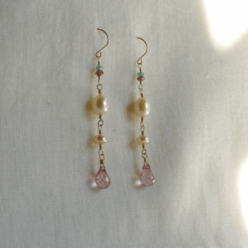 淡水パールとピンクトパーズのピアス