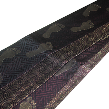 正絹リバーシブル角帯｜遊び心溢れる「足あと」× 伝統の「青海波」