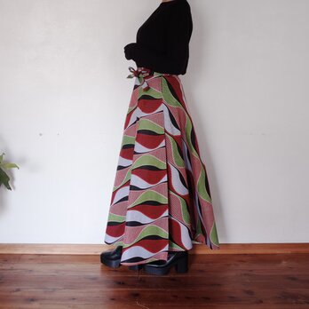 キテンゲ　半円形の巻きスカート romantic wave