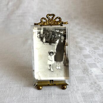 フォトスタンド ガラスのフォトフレーム リュバン装飾 りぼん 真鍮 写真たて 19oth20