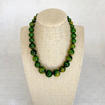 ベークライト 緑黄マーブリング 大粒ビーズのネックレス 16ACb8