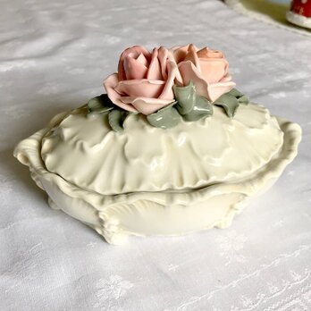 陶器の小物入れ オーバル バラの細工 ボンボニエール 11OTd9