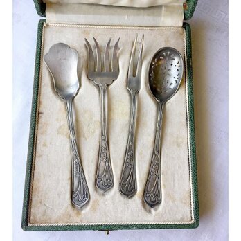 ミニャルディーズ アールヌーボー装飾 ヤドリギ　サーバー　とりわけスプーン　ティータイム（箱付）