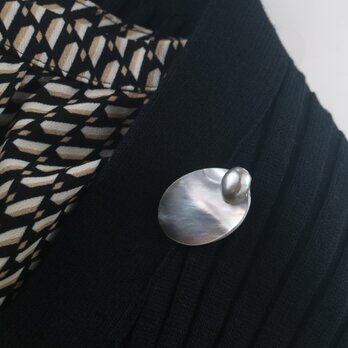 白蝶貝とバロックシルバー真珠