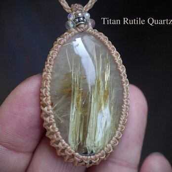 ばっちり黄金★タイタンルチルクォーツ マクラメネックレス2193