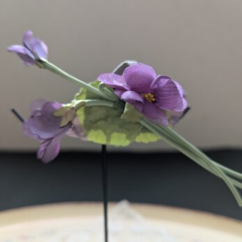 ブローチ 野すみれ(パンジーパープル色)B175