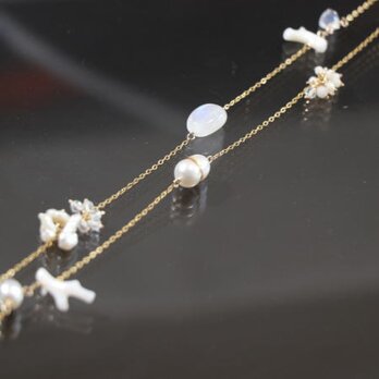 ホワイトコレクションネックレス ― あこや真珠と枝珊瑚