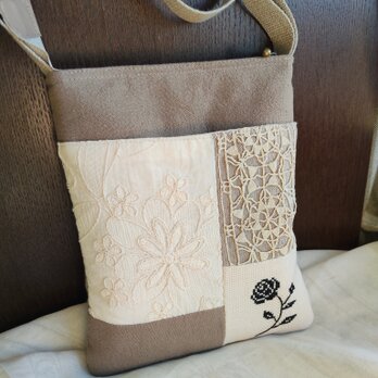 アンティークレース*クロスステッチ*スマホショルダー*薔薇