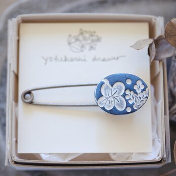 : : : 陶土の草花ブローチ : : : 1431