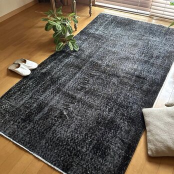 111-113×208 ブラックオーバーダイ　こげ茶　トルコヴィンテージラグ