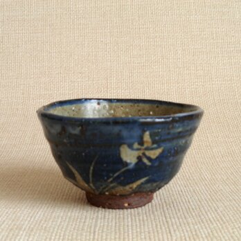 湯のみ（呉州抜絵 すみれc）