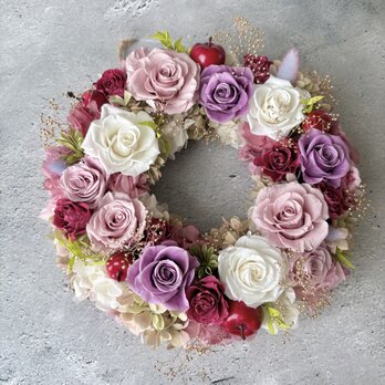 特別なギフトに〜上品ピンクローズのプリザーブドフラワーリース（直径約28cm）　